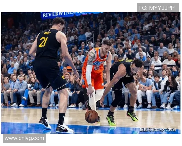 勇士与雷霆激战正酣2月12日精彩对决引发球迷热议